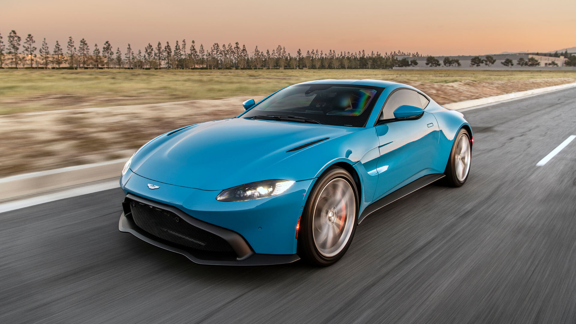 Aston Martin Vantage сделали пуленепробиваемым и научили бить током