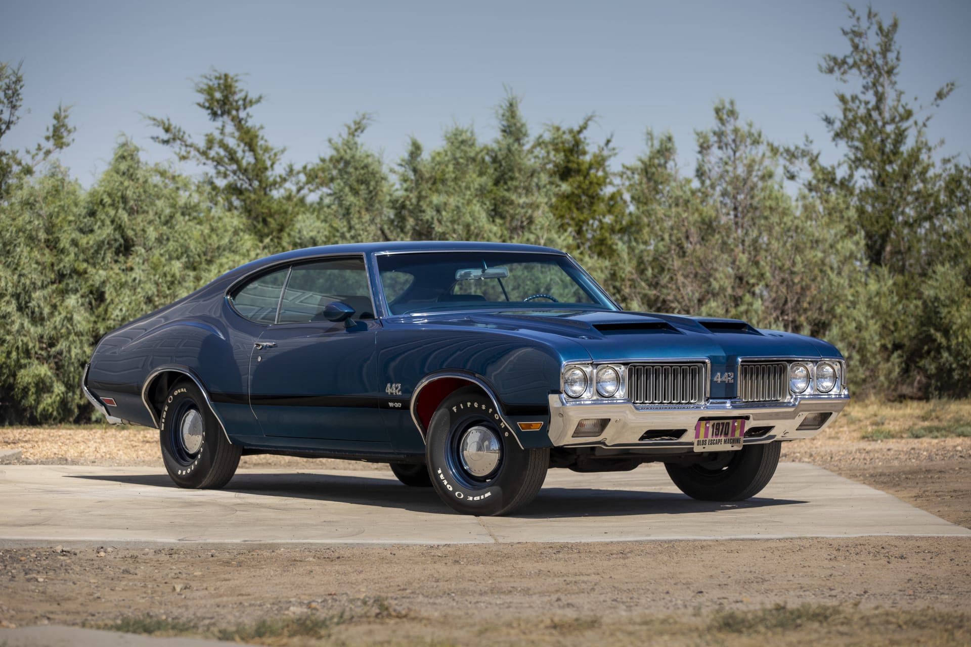 На аукцион выставлен редкий масл-кар Oldsmobile 442 W-30 в безупречном состоянии