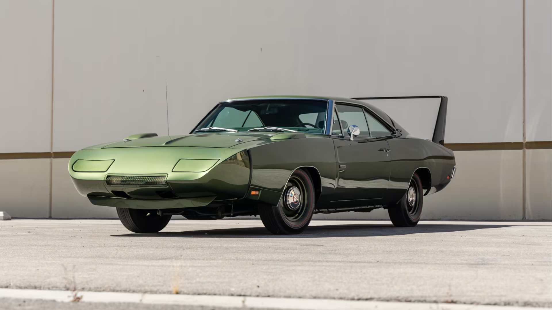 Редчайший спорткар Dodge Chargеr Daytona хотят продать за рекордную цену на аукционе