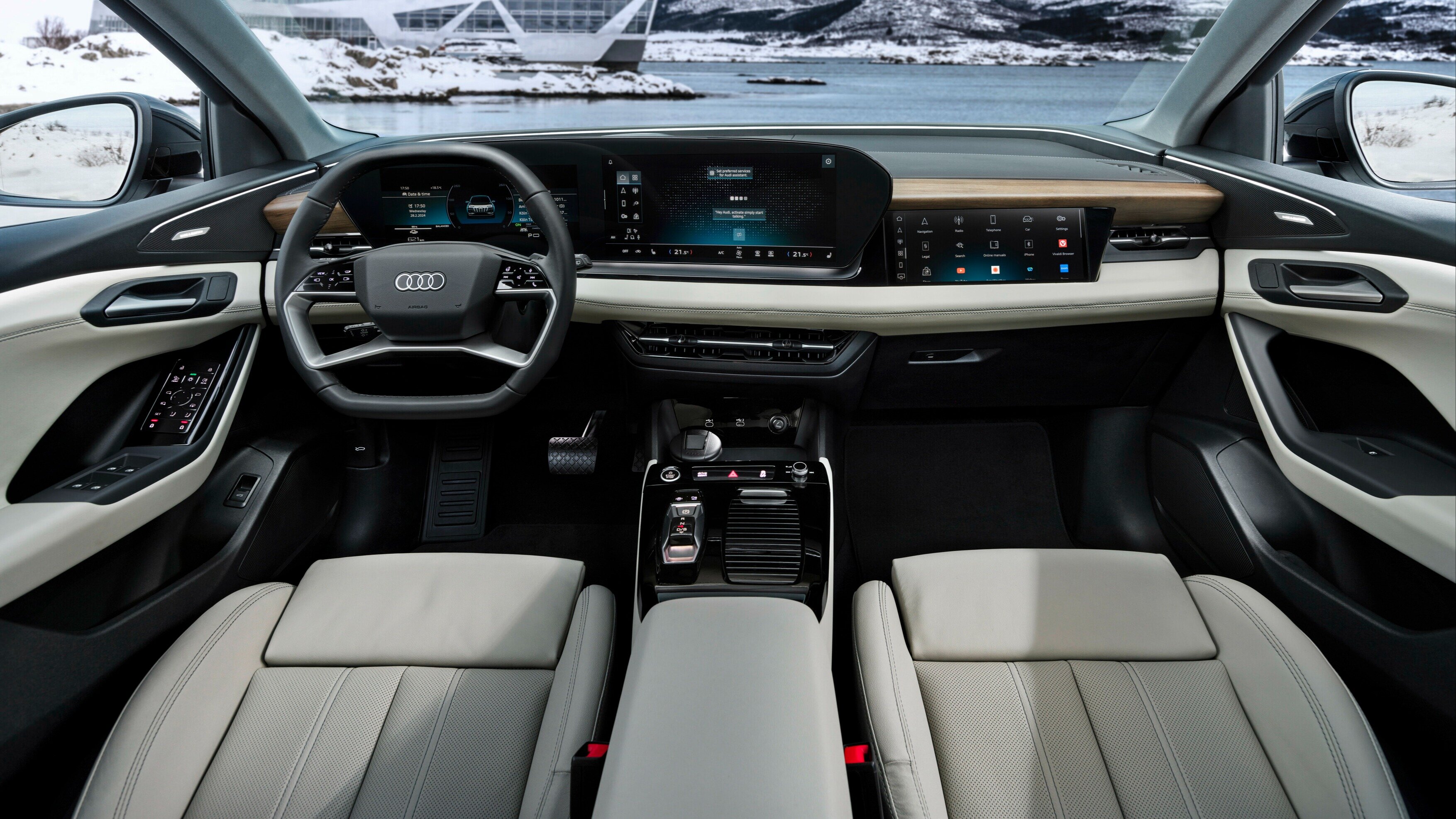 В старые модели Audi добавят чат-бот