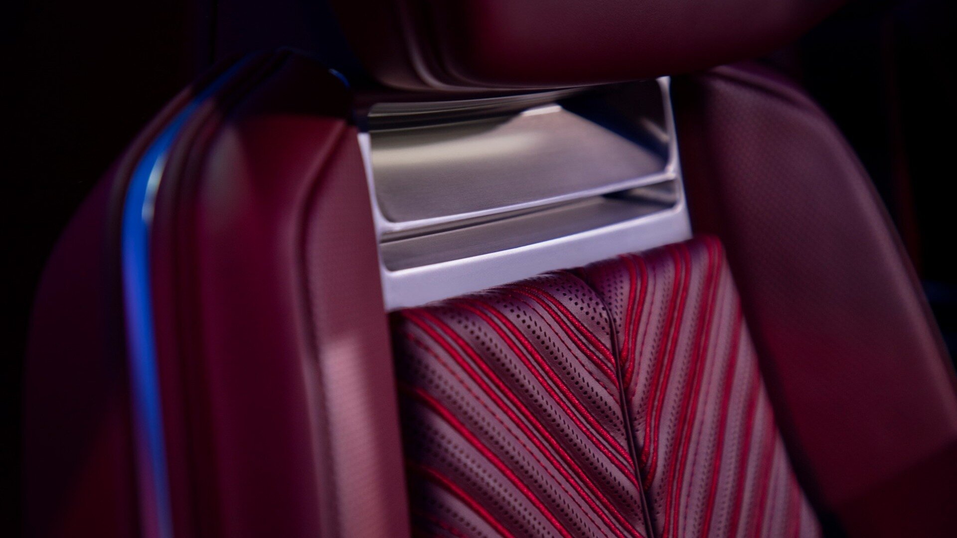 Cadillac показал детали интерьера электрического флагмана за 200 тысяч долларов