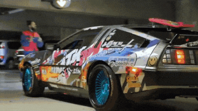 Посмотрите на очень необычный DeLorean: у него V8, и он спереди