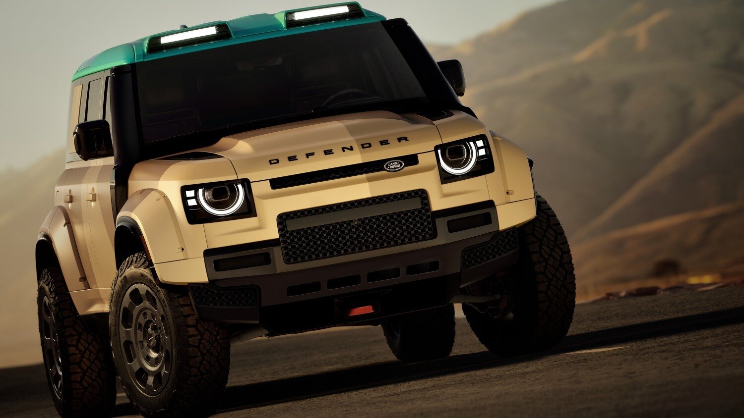 Land Rover подготовил выигравший «Дакар» Defender для дорог общего пользования