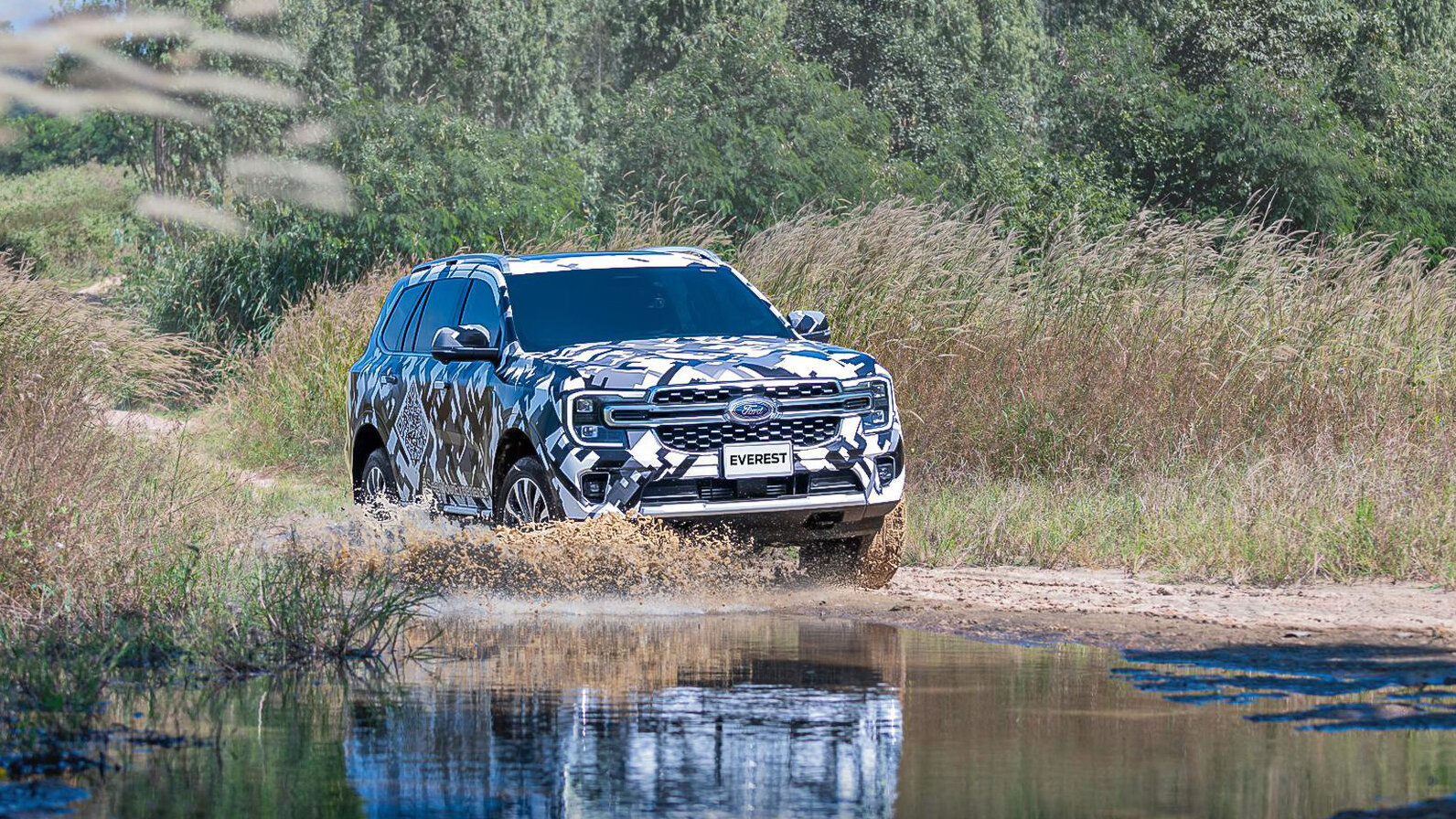 Ford готовит рамный внедорожник на базе нового пикапа Ranger