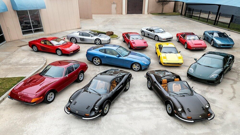 Коллекцию из 12 идеально сохранившихся Ferrari разных лет распродадут с аукциона