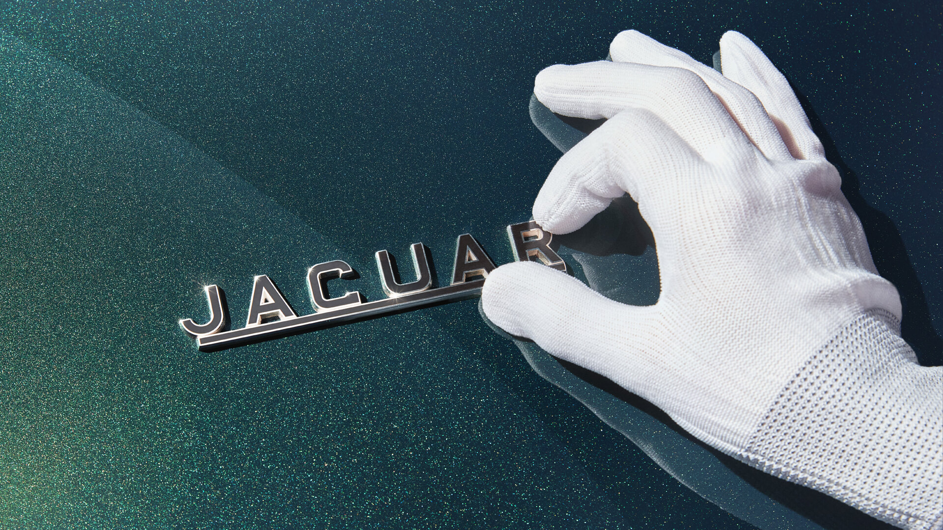 2 декабря Jaguar представит концепт, с которого начнётся перезагрузка бренда