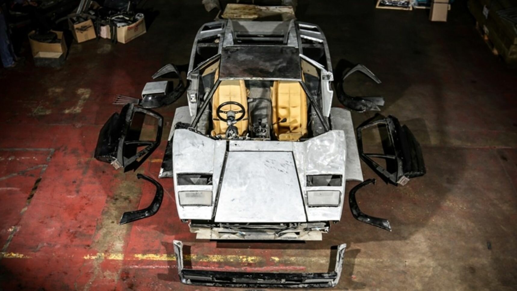 Редкий Lamborghini Countach продают в разобранном виде. За него могут выручить до 18 миллионов рублей