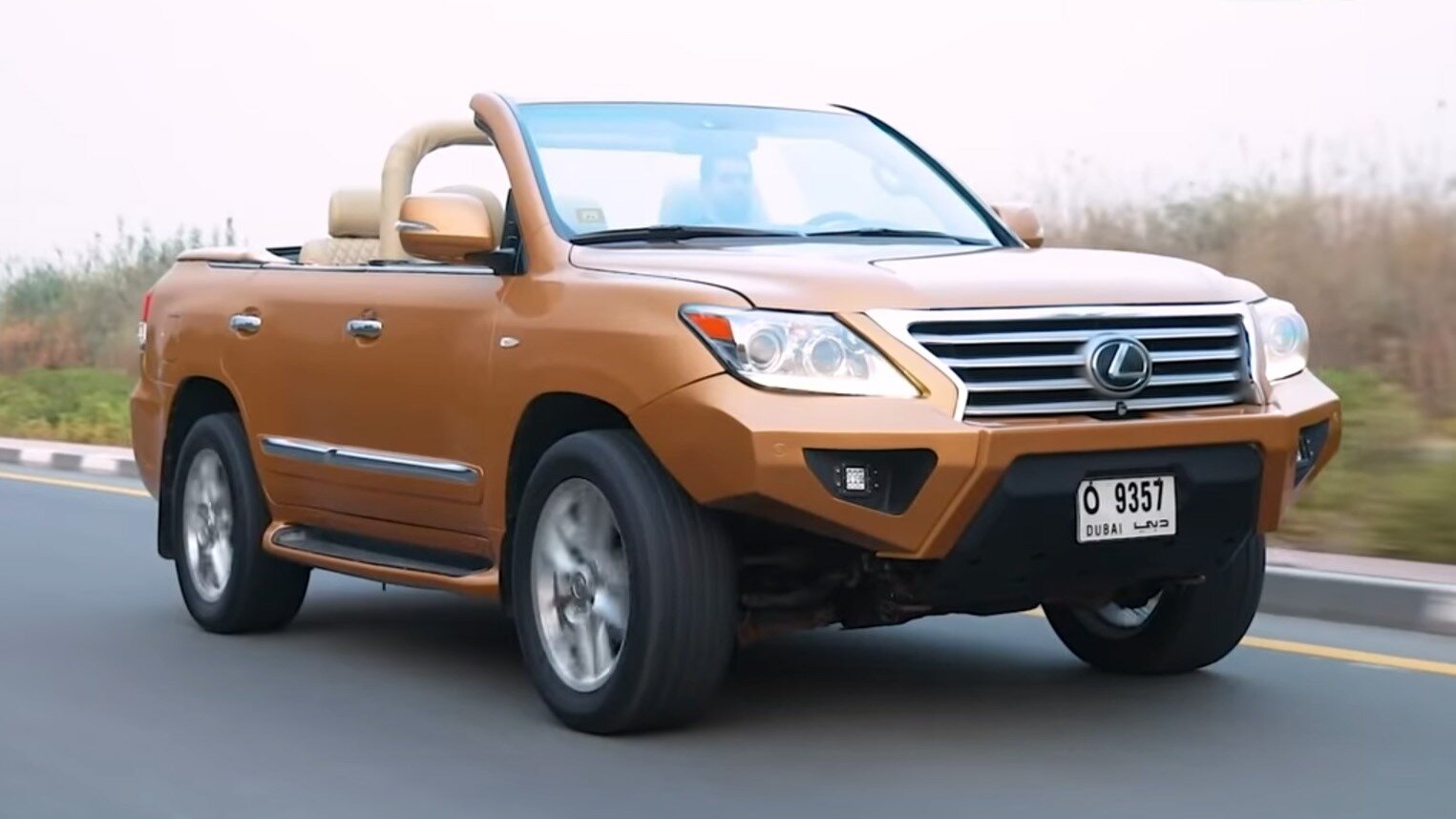 Посмотрите на эксклюзивный кабриовнедорожник Lexus из ОАЭ, созданный для соколиной охоты