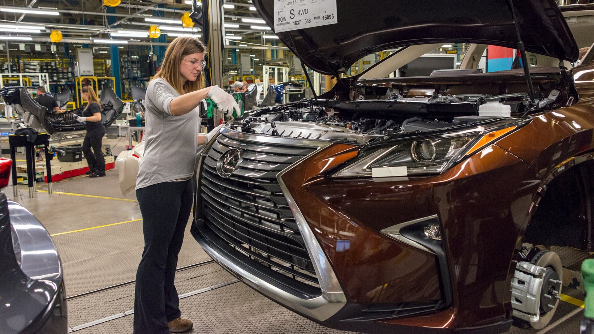 Toyota продлила приостановку своих заводов в Японии