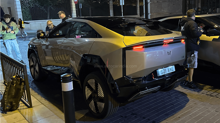 Купеобразный электрокроссовер Mahindra BE.05 показали на шпионских фото