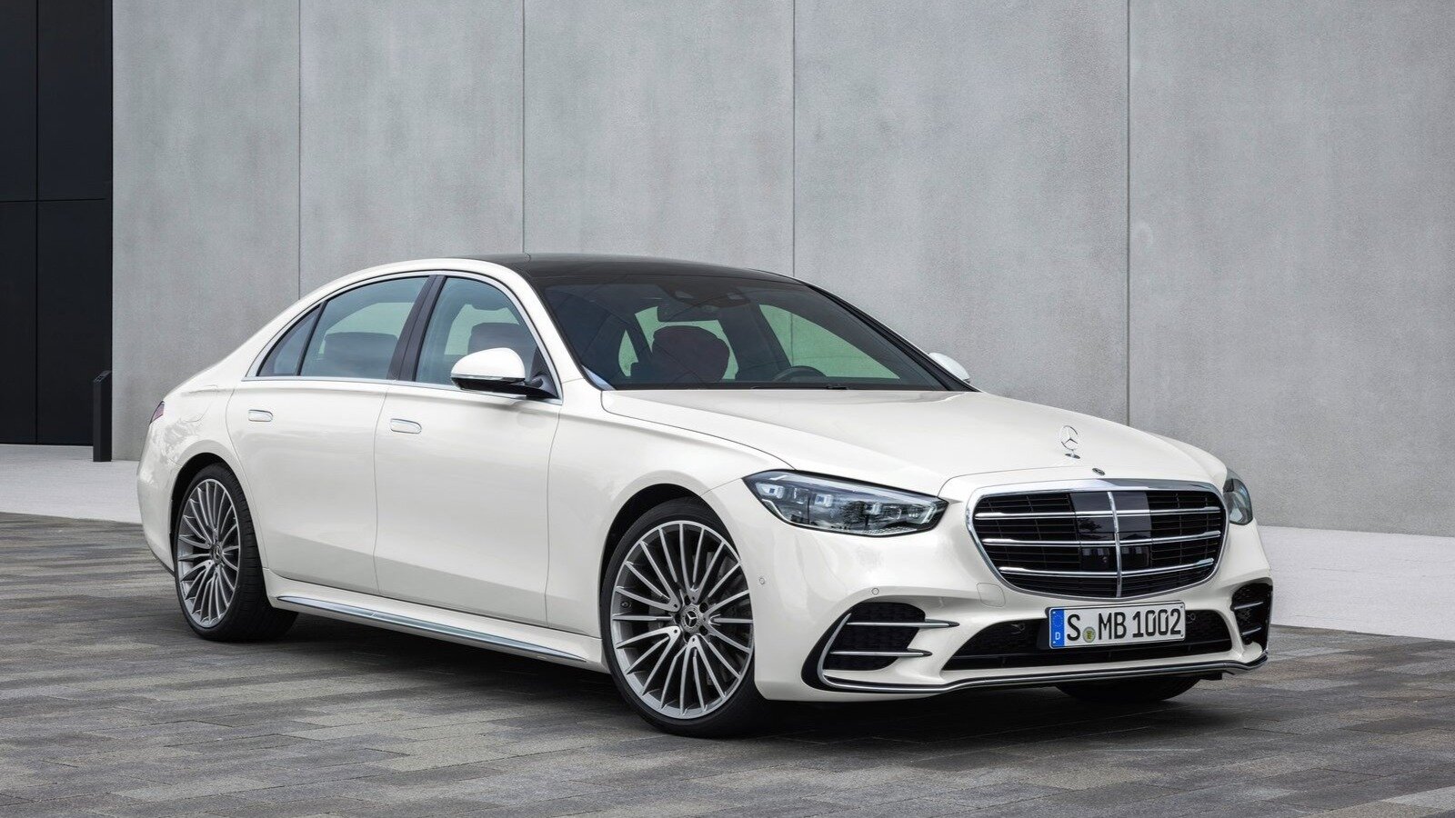 Mercedes-Benz снова инвестирует в ДВС и сдвигает сроки электрификации