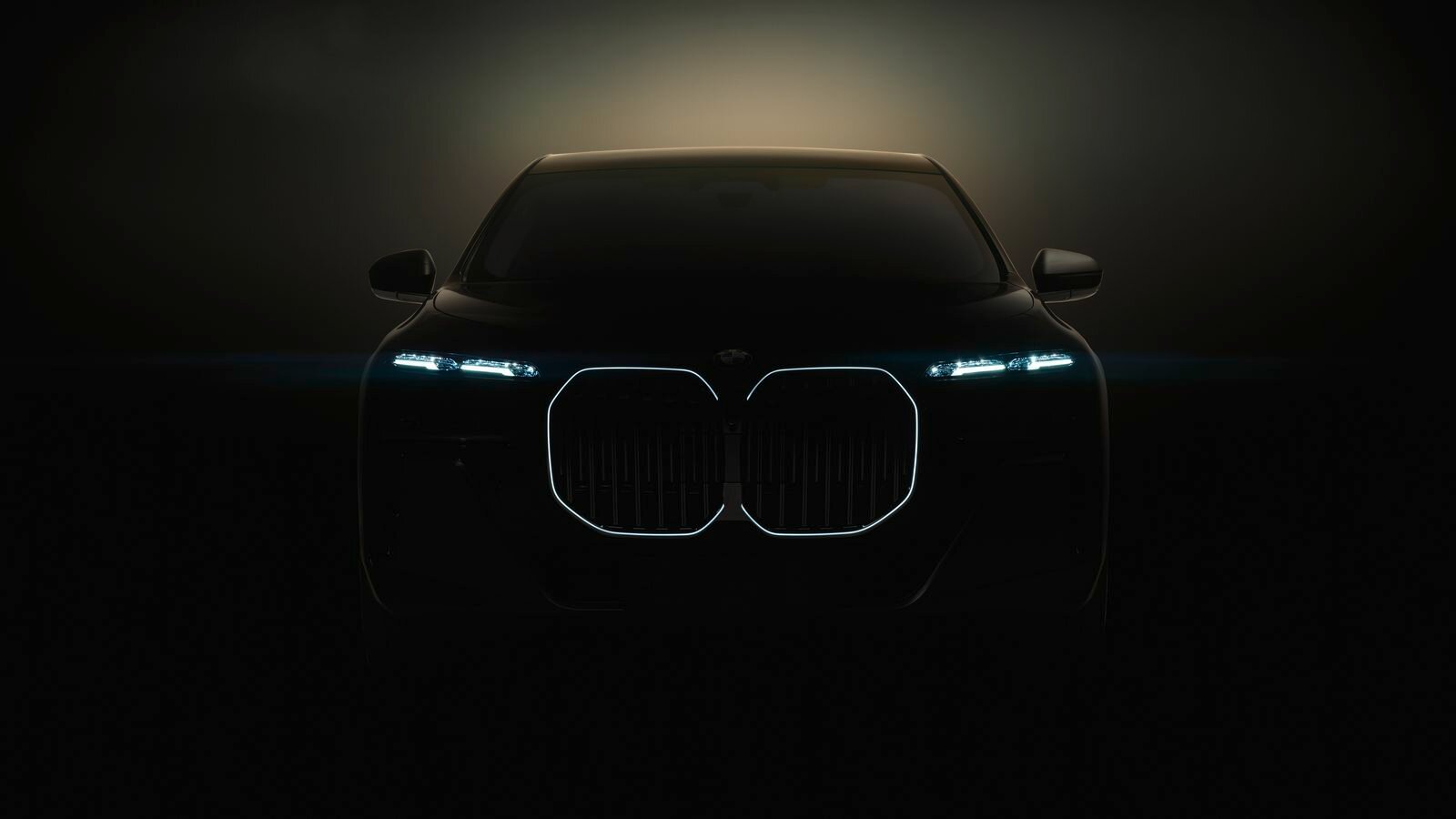 Новый BMW 7 серии: первые официальные изображения