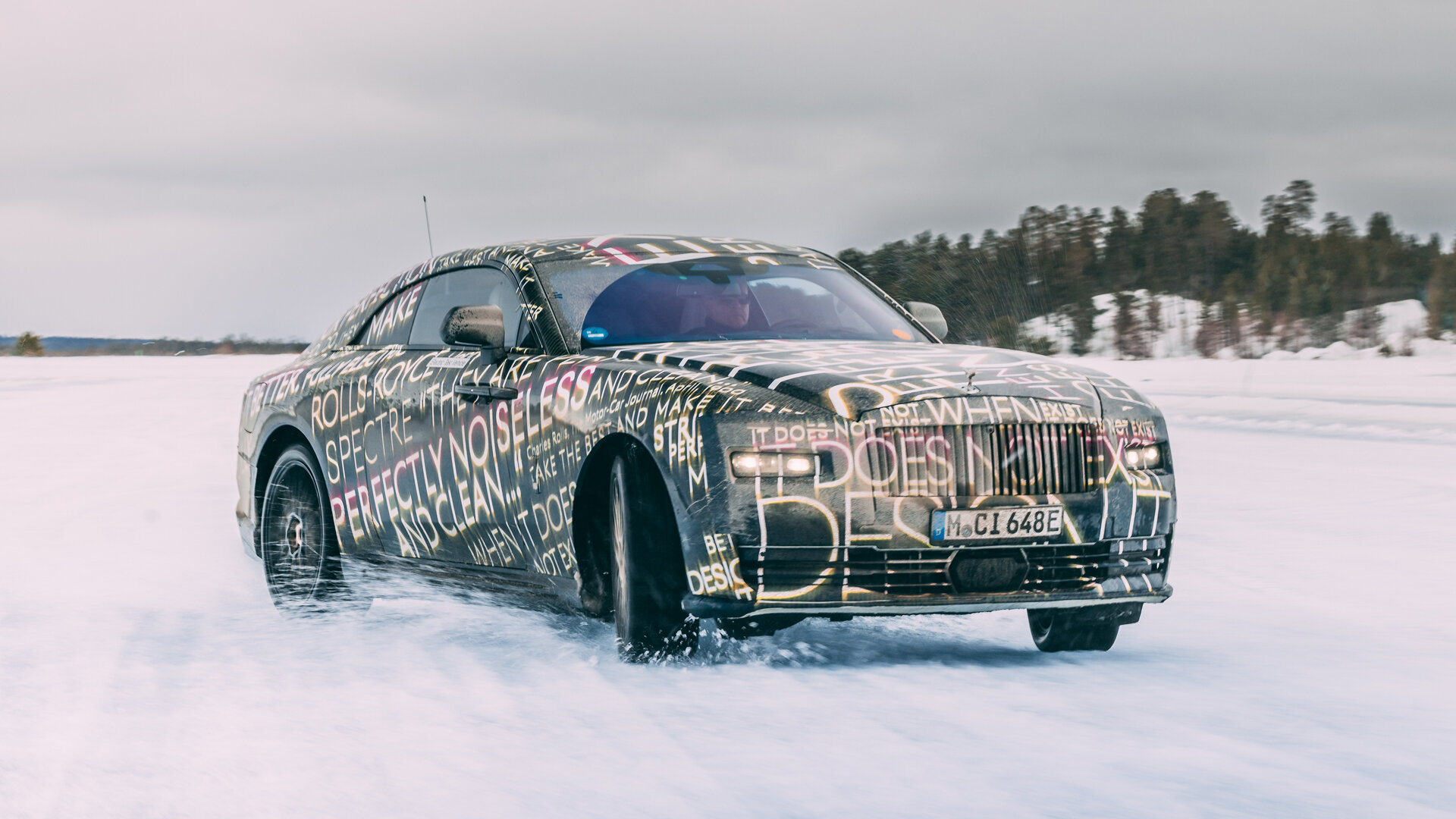 Первый электрический Rolls-Royce получит четыре мотора и самые большие колёса