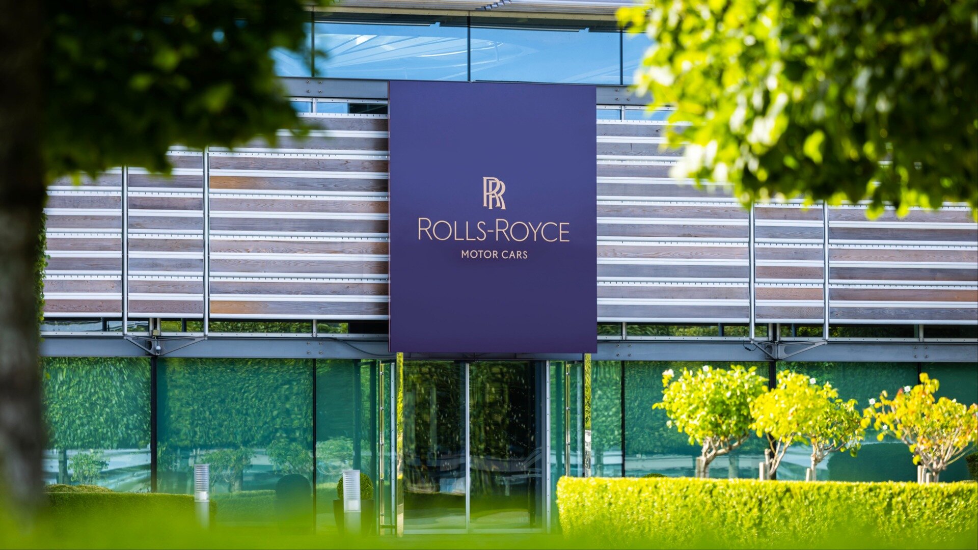 Rolls-Royce выпустит второй электрокар в нынешнем году