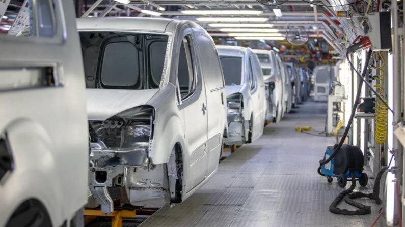 В России закроют завод, выпускающий автомобили Opel и Peugeot