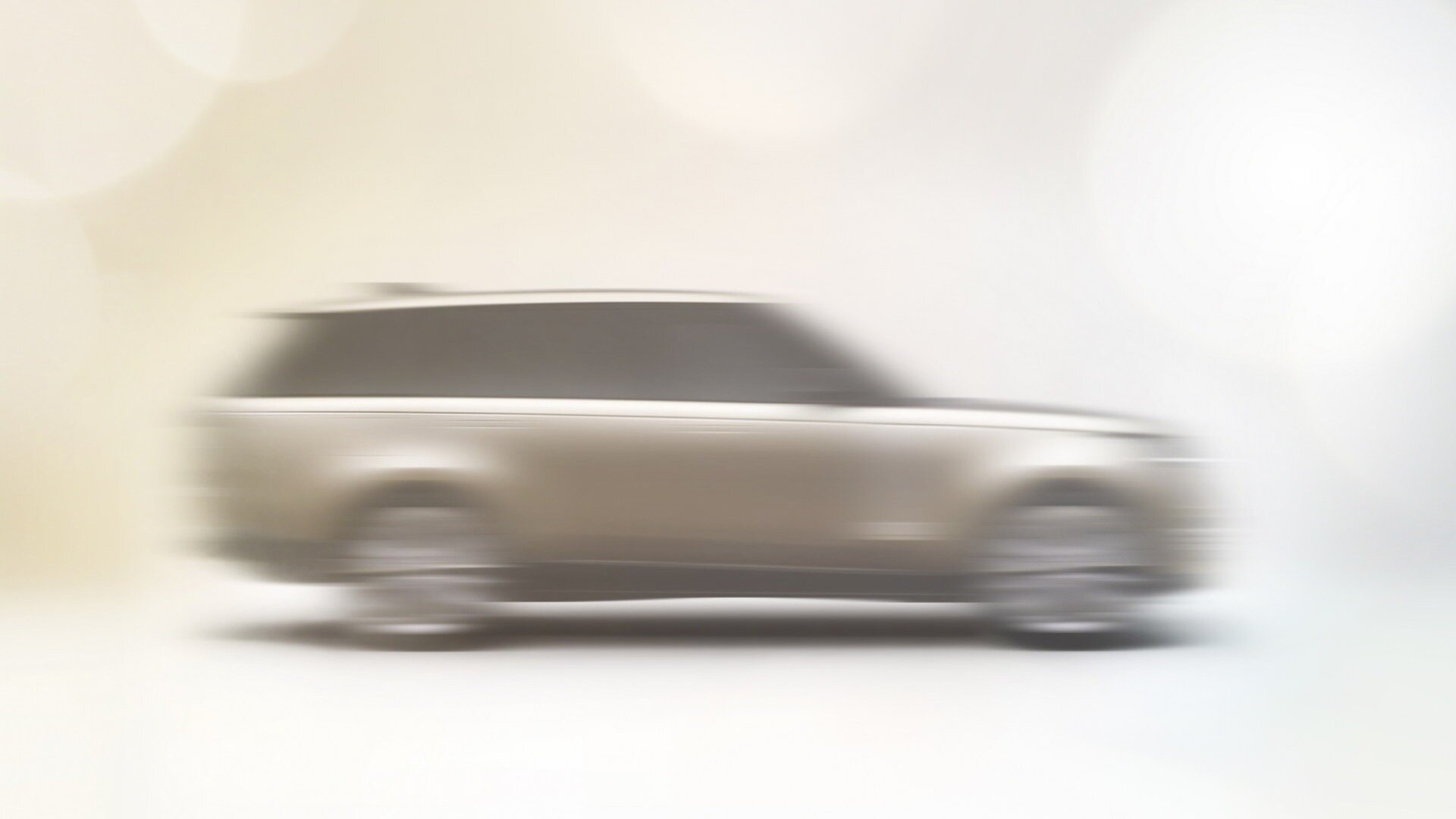 Новый Range Rover: первые фото, видео и дата премьеры