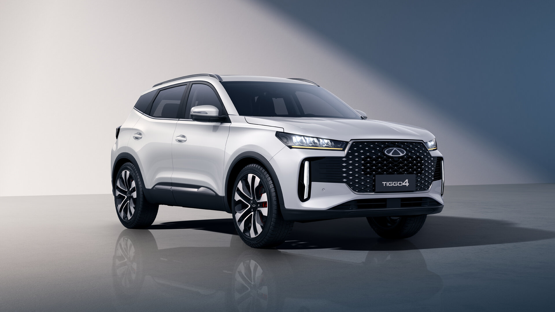 Новый Chery Tiggo 4 для России: первые фото и характеристики