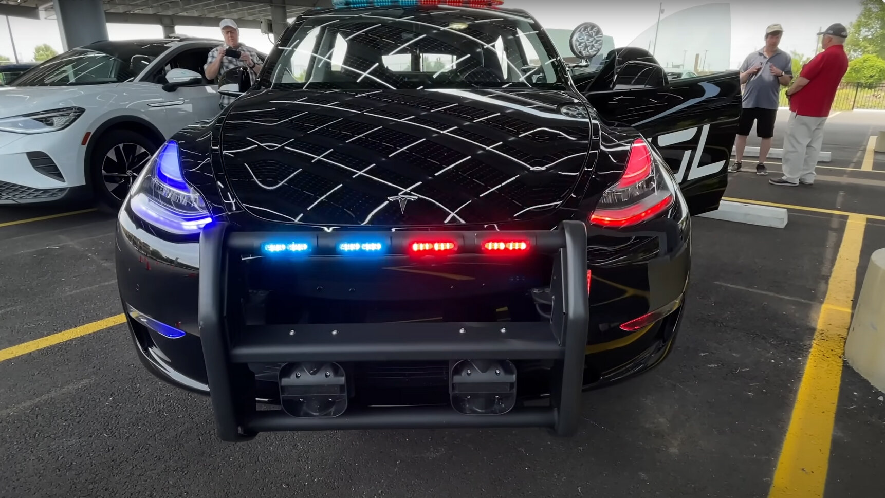 Tesla Model Y стала полицейским перехватчиком