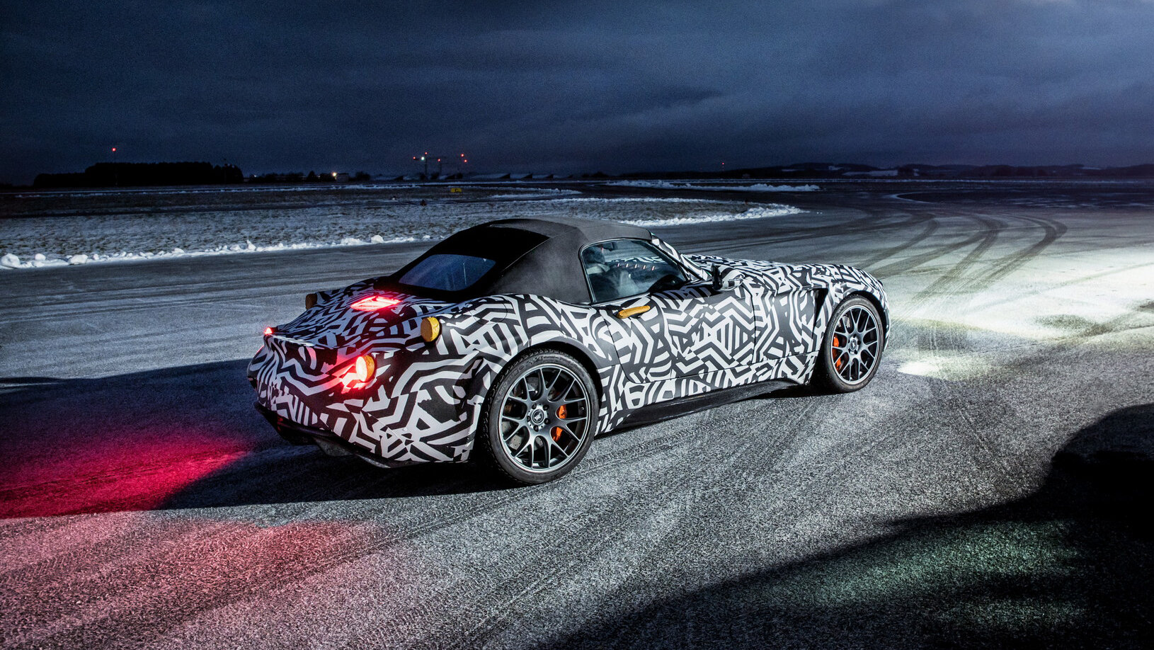 Марка Wiesmann готовит новый ретроспорткар с электромотором