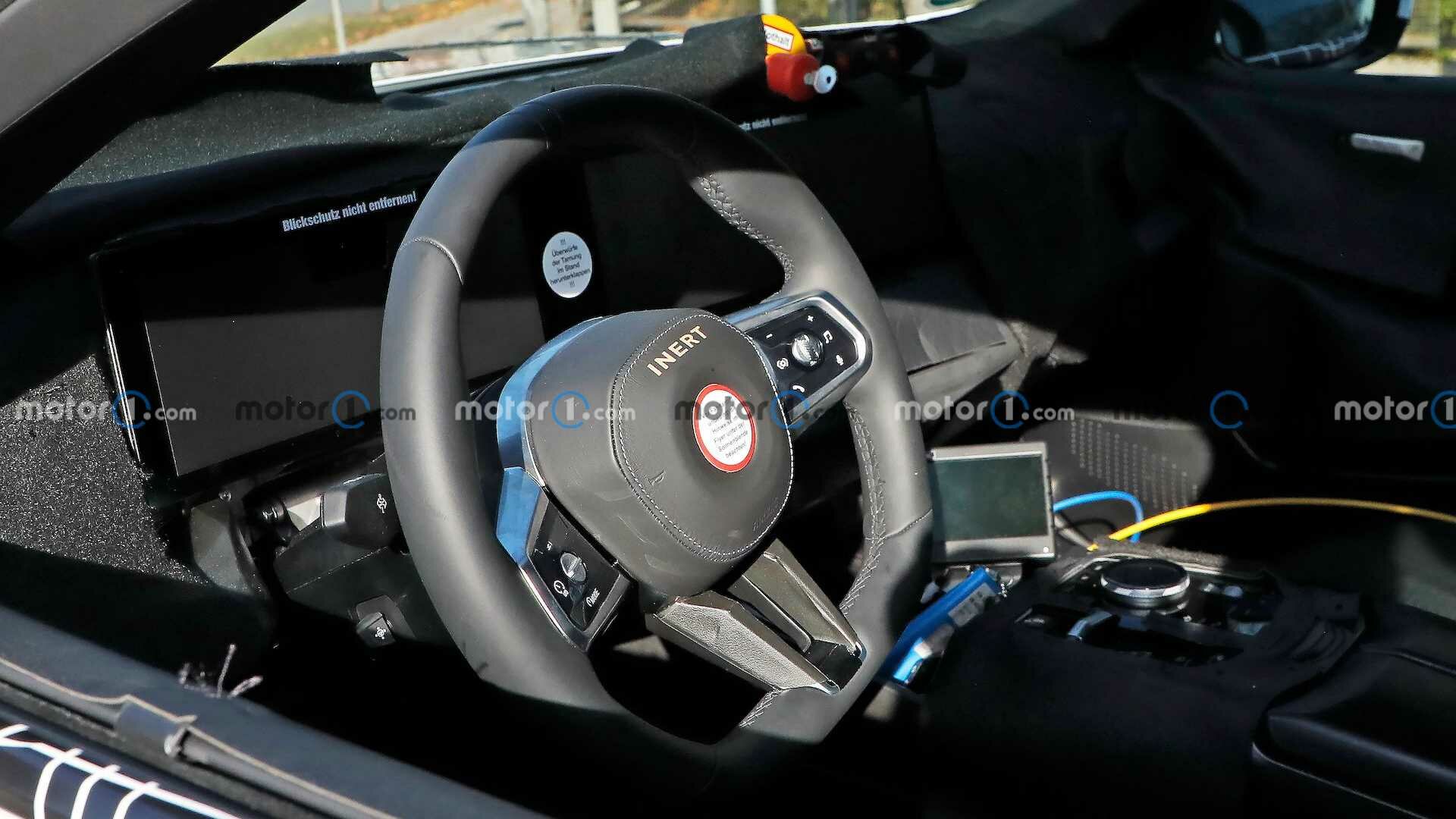 Фотошпионы заглянули в салон новой BMW 5 серии