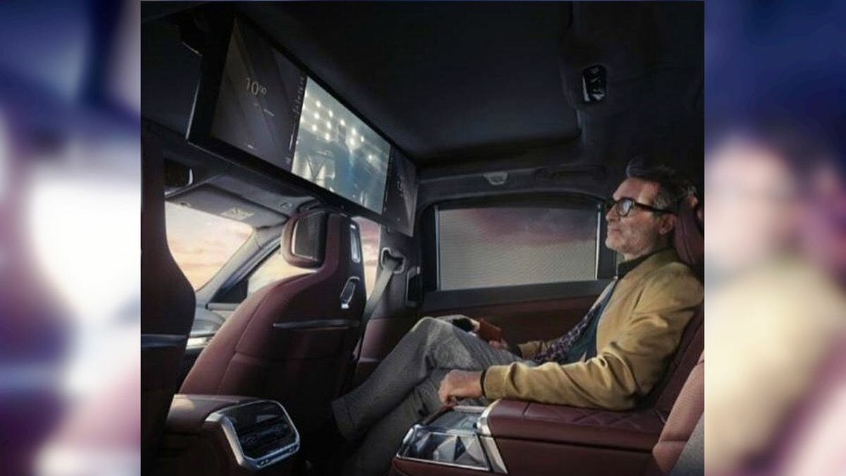 Интерьер новой BMW 7 серии частично раскрыт на официальном снимке