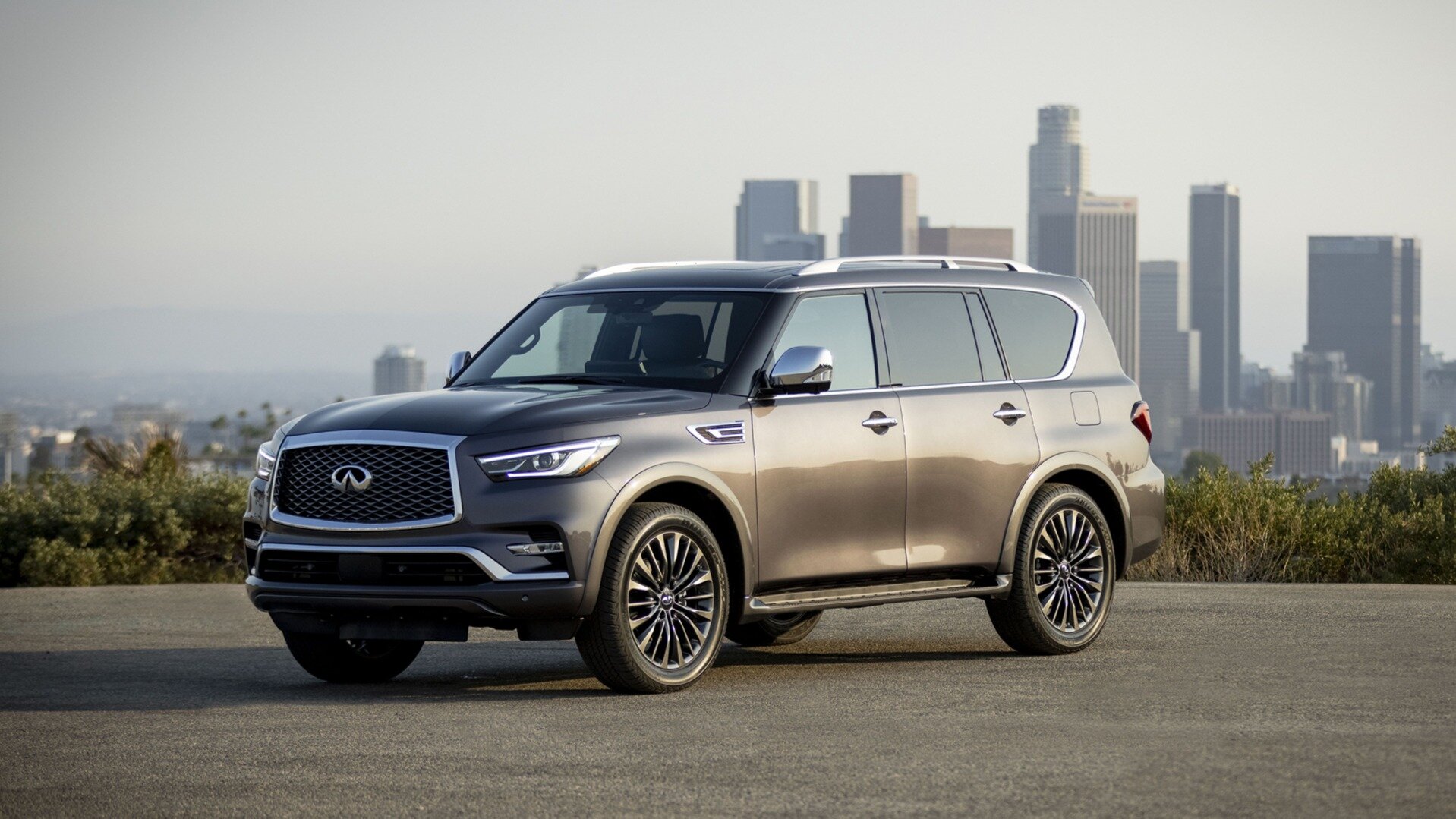 Один экран вместо двух: Infiniti QX80 получил новую медиасистему
