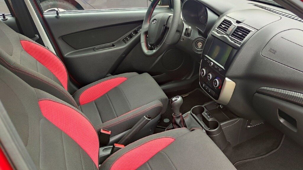 Lada Granta Sport показала интерьер и крутые колёсные диски