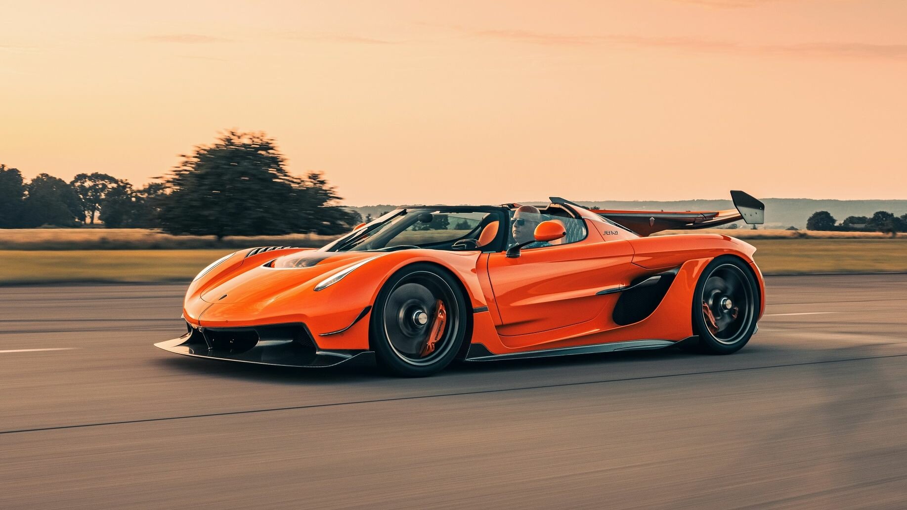 В Koenigsegg приступили к производству гиперкара Jesko. Вот первый экземпляр
