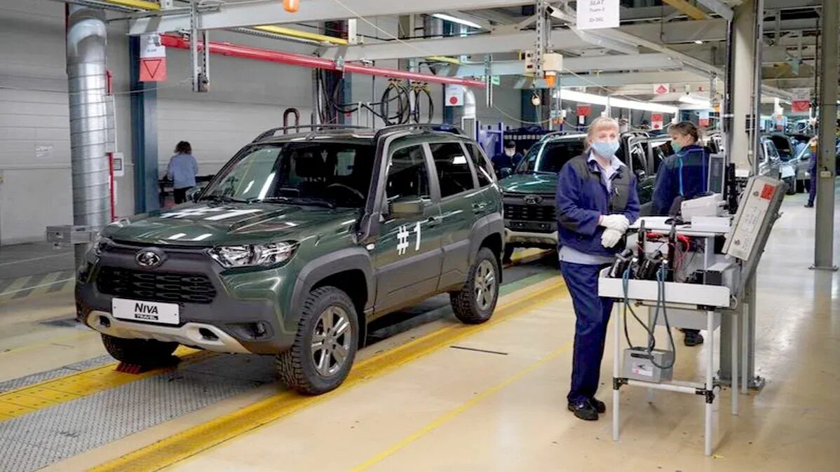 АвтоВАЗ снова приостановил конвейеры