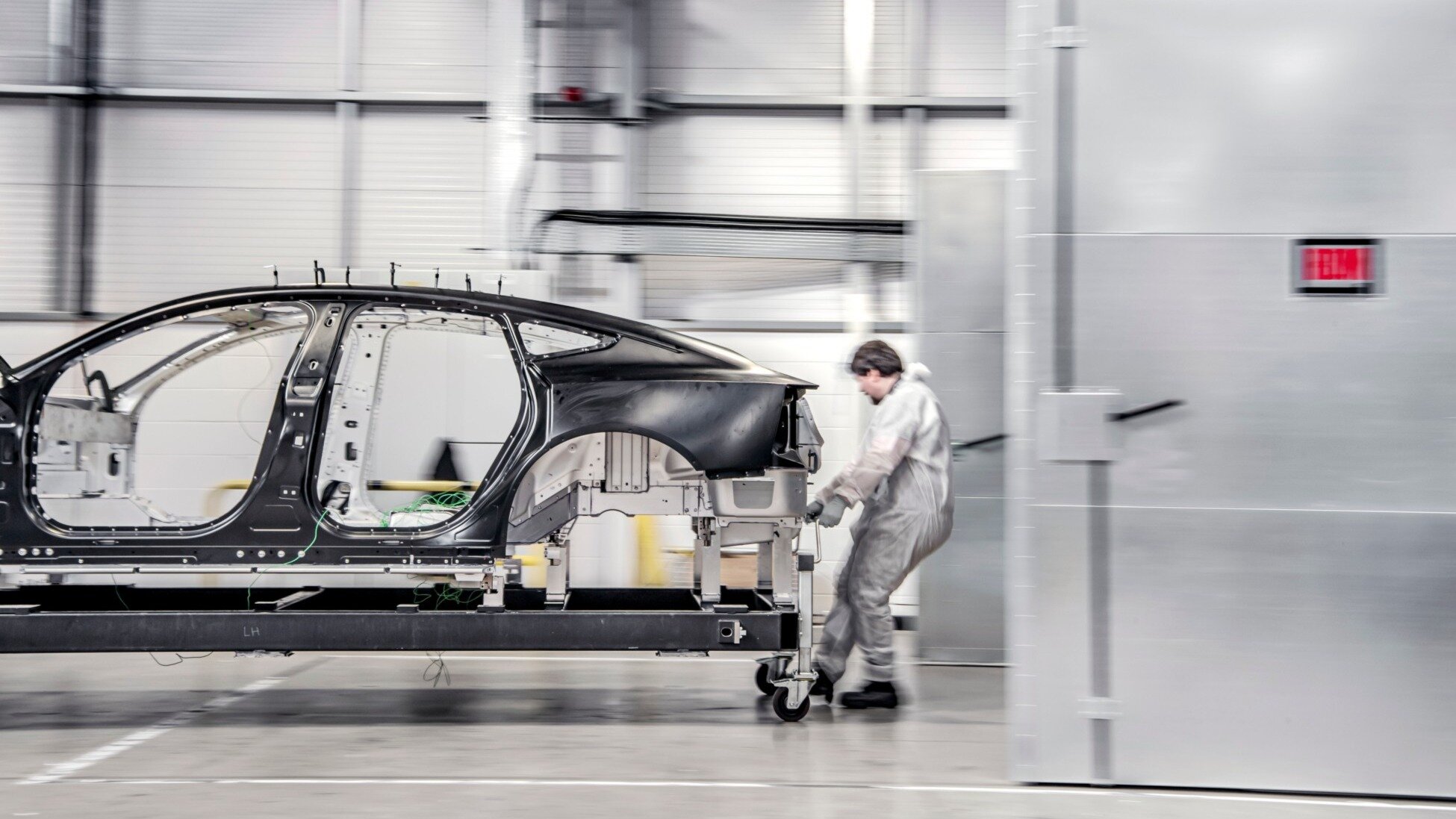 У нового электрокара Polestar не будет заднего стекла