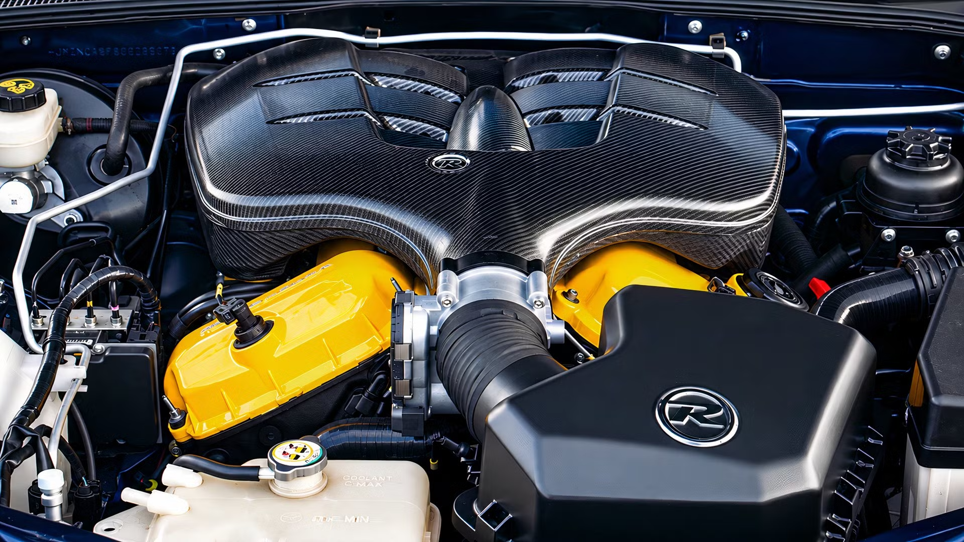 Старую Mazda MX-5 недорого оснастили V6 от Jaguar