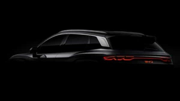 К электрическому кроссоверу BYD Song L присоединится одноимённый гибрид с другим дизайном