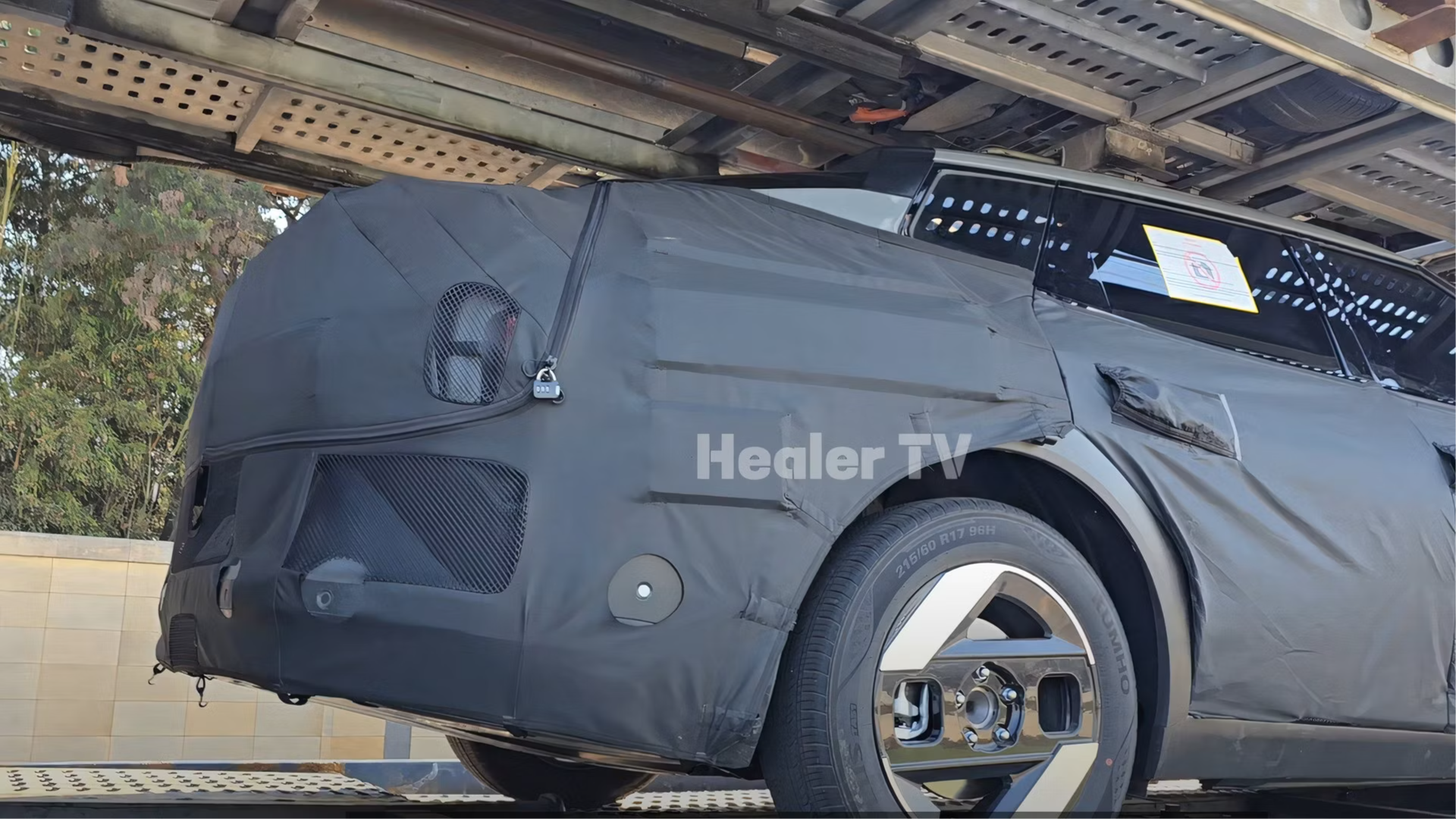 Новый электроседан Kia EV4 впервые попал на видео