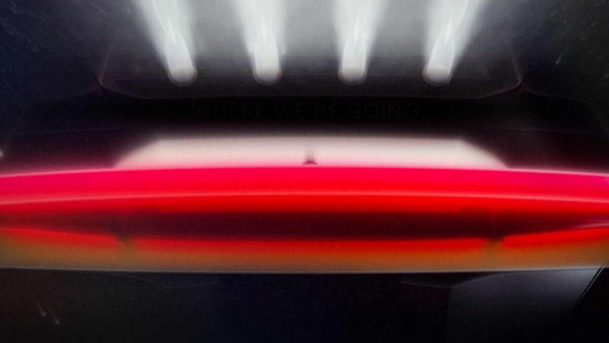 Tesla назвала дату премьеры суперкара Roadster