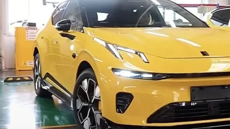 Топ-менеджера Lynk&Co оштрафовали за утечку данных о новой модели