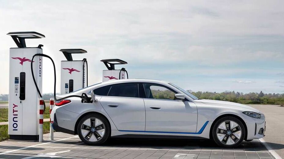 Мировые автопроизводители до 2030 года потратят 515 миллиардов долларов на электрокары