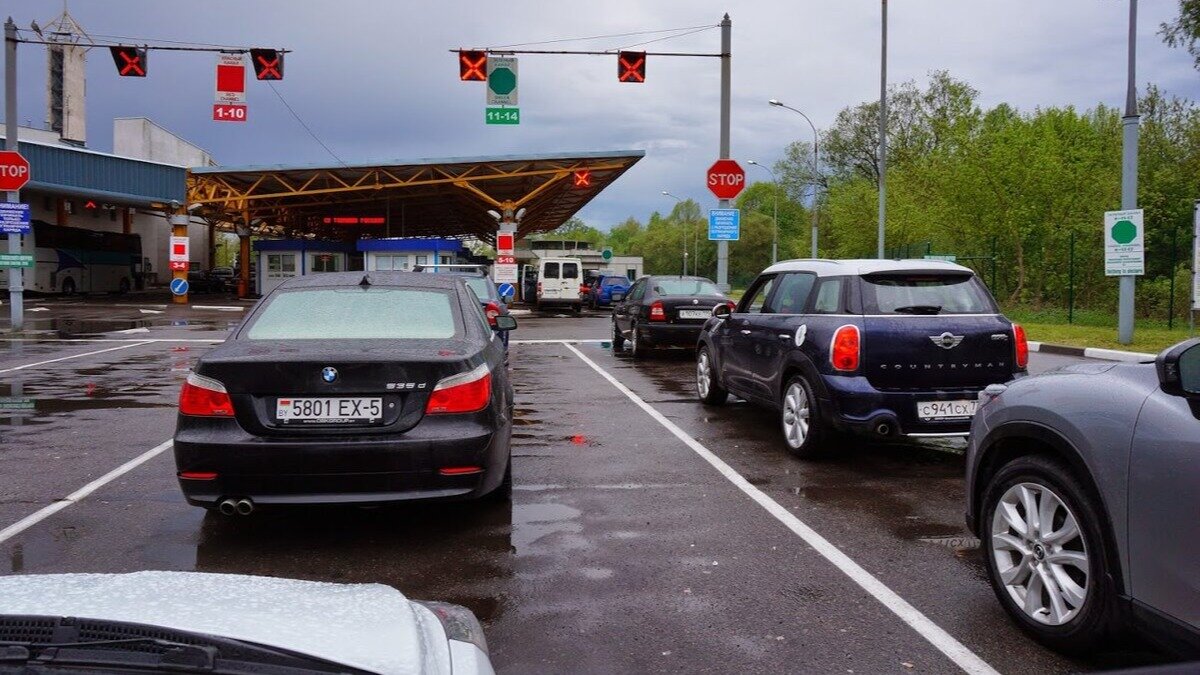 Въезд российских легковых автомобилей в Польшу закроют с 17 сентября