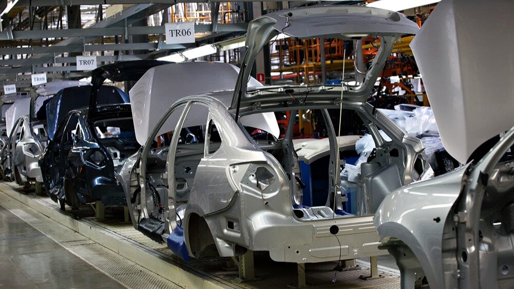 АвтоВАЗ останавливает сборку Lada Granta и поставки запчастей