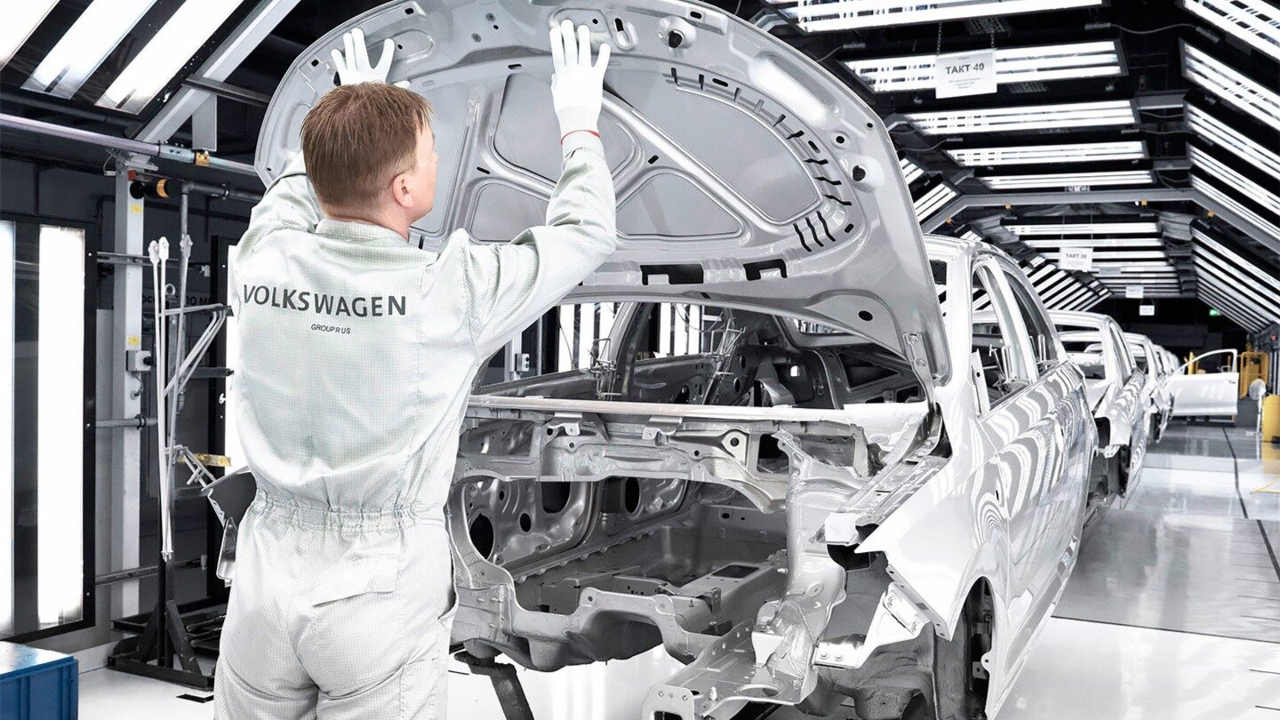Российские заводы Volkswagen могут возобновить работу летом