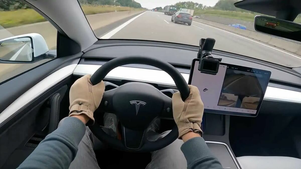 Власти США проведут расследование из-за отлетающих рулей в Tesla