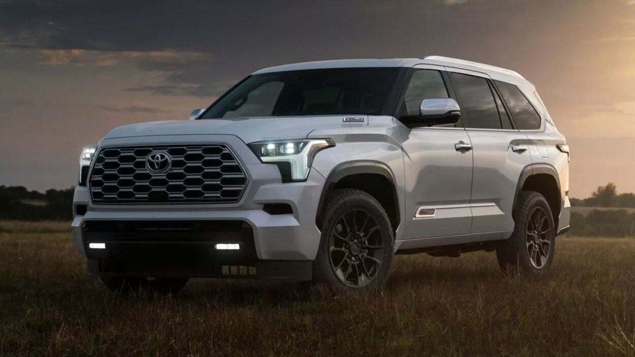 Внедорожник Toyota Sequoia получил богатую спецверсию 1794 с беспроводной камерой для прицепа
