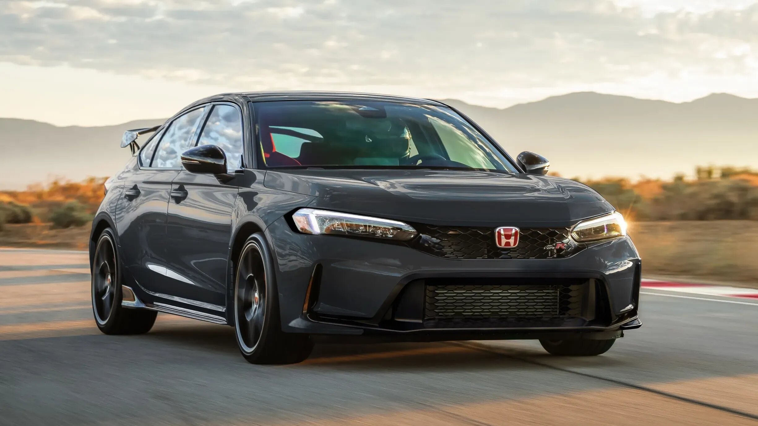 Honda улучшила Civic Type R, не добавив мощности