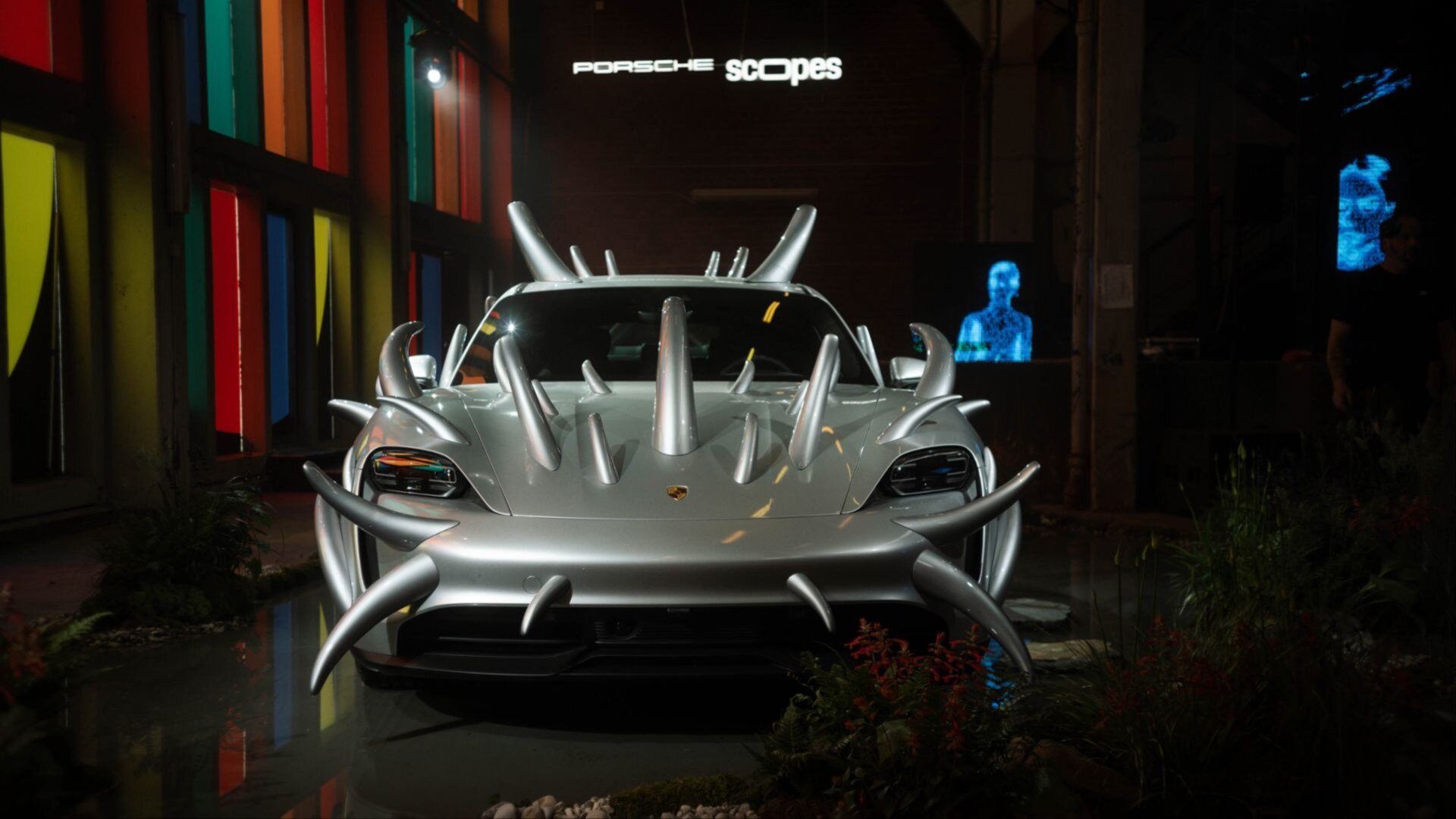 Шведский художник превратил Porsche Taycan в шипастое чудовище