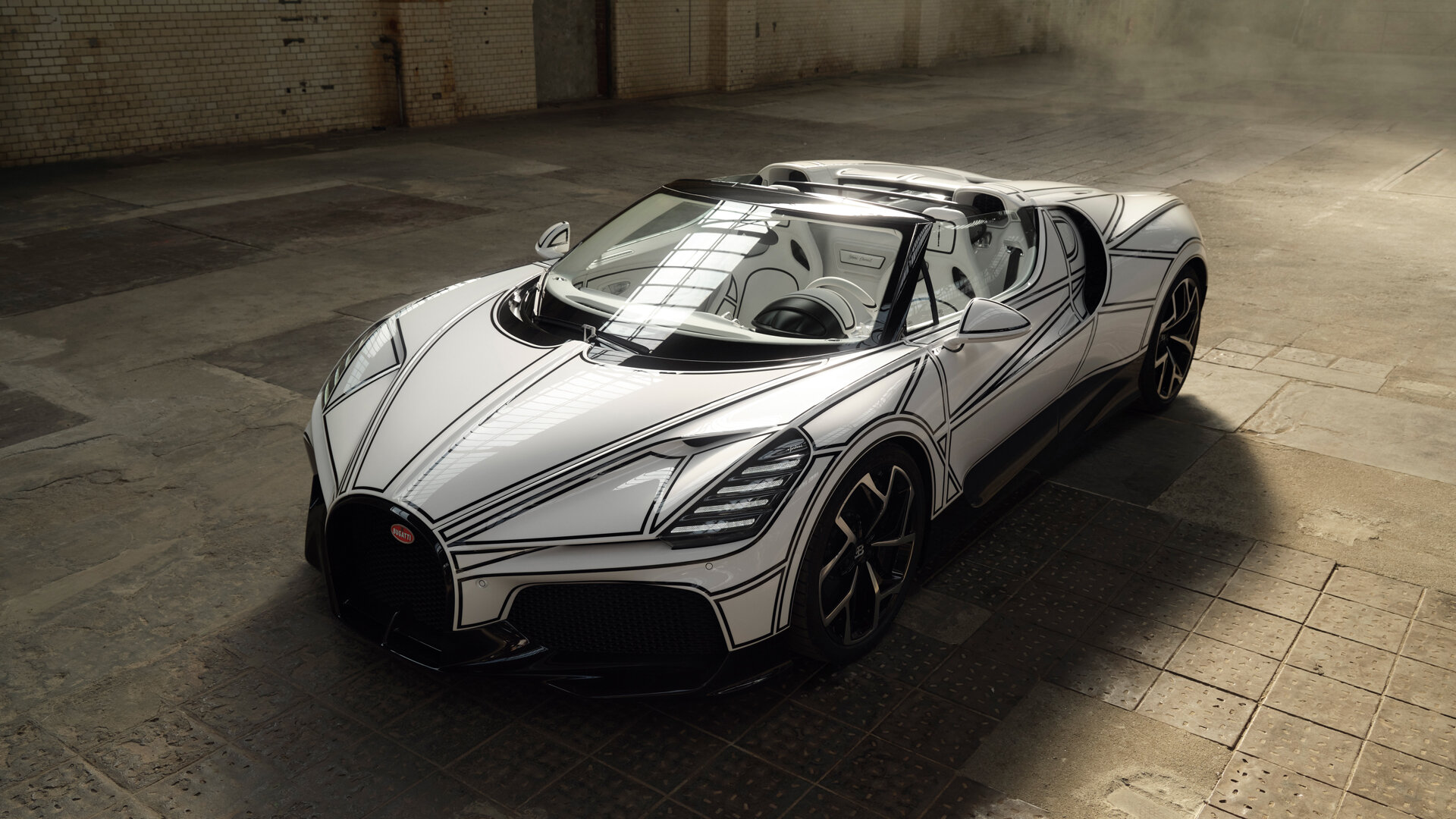 Представлен Bugatti, который выглядит как нарисованный и украшен фарфором