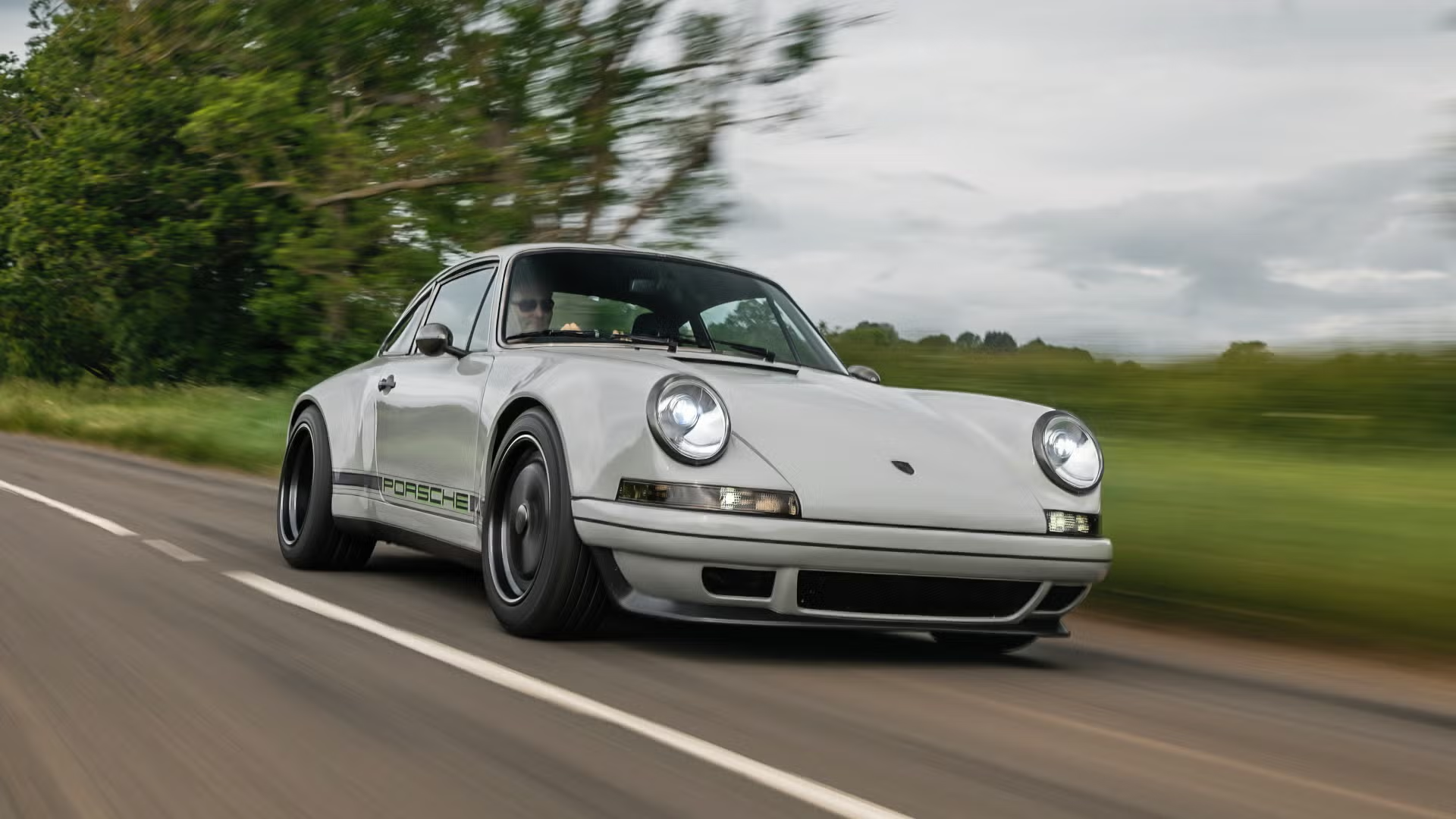 Старый Porsche 911 сделали круче современного 911 GT3
