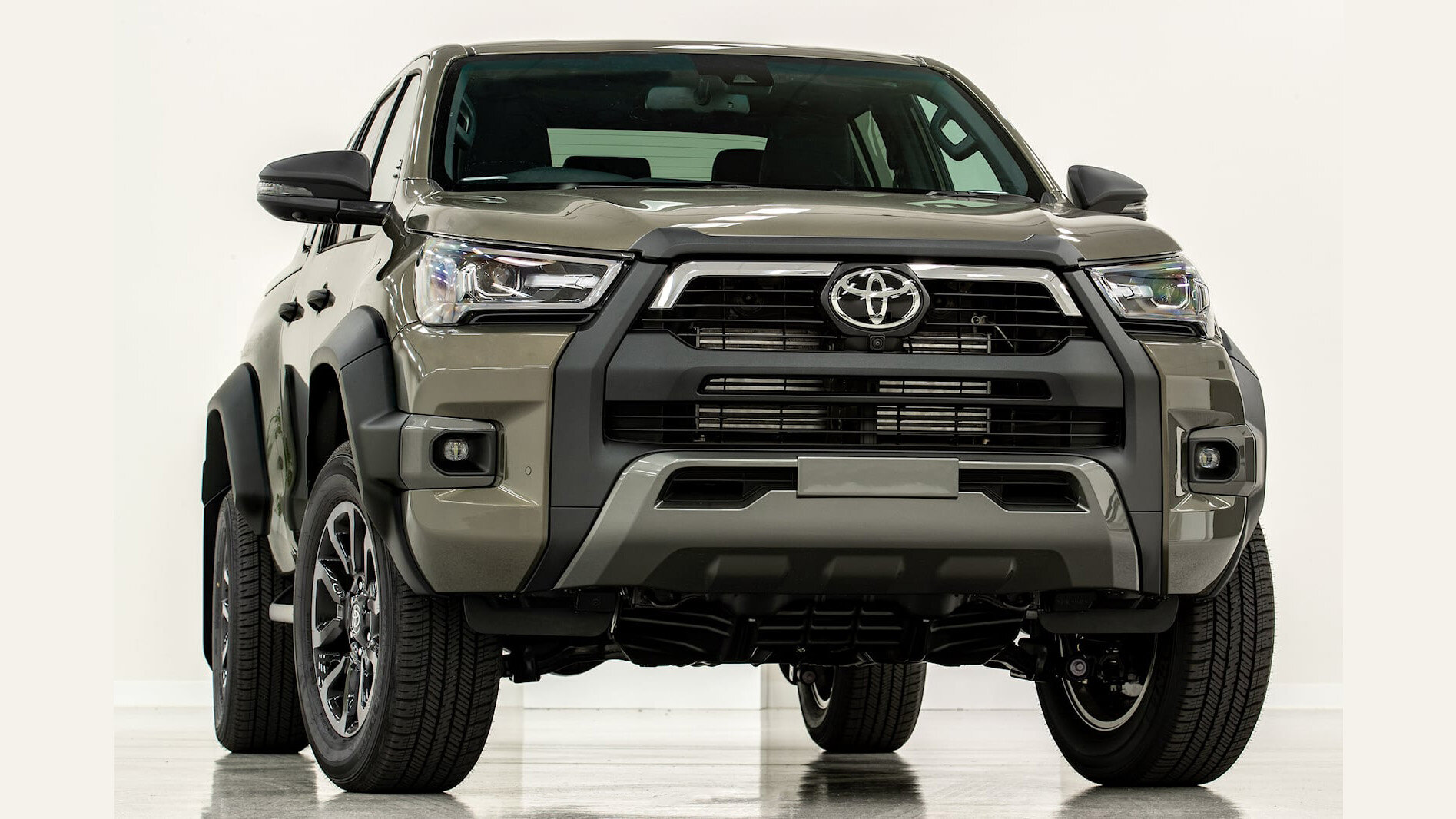 Пикап Toyota Hilux получил экстремальную версию в Австралии