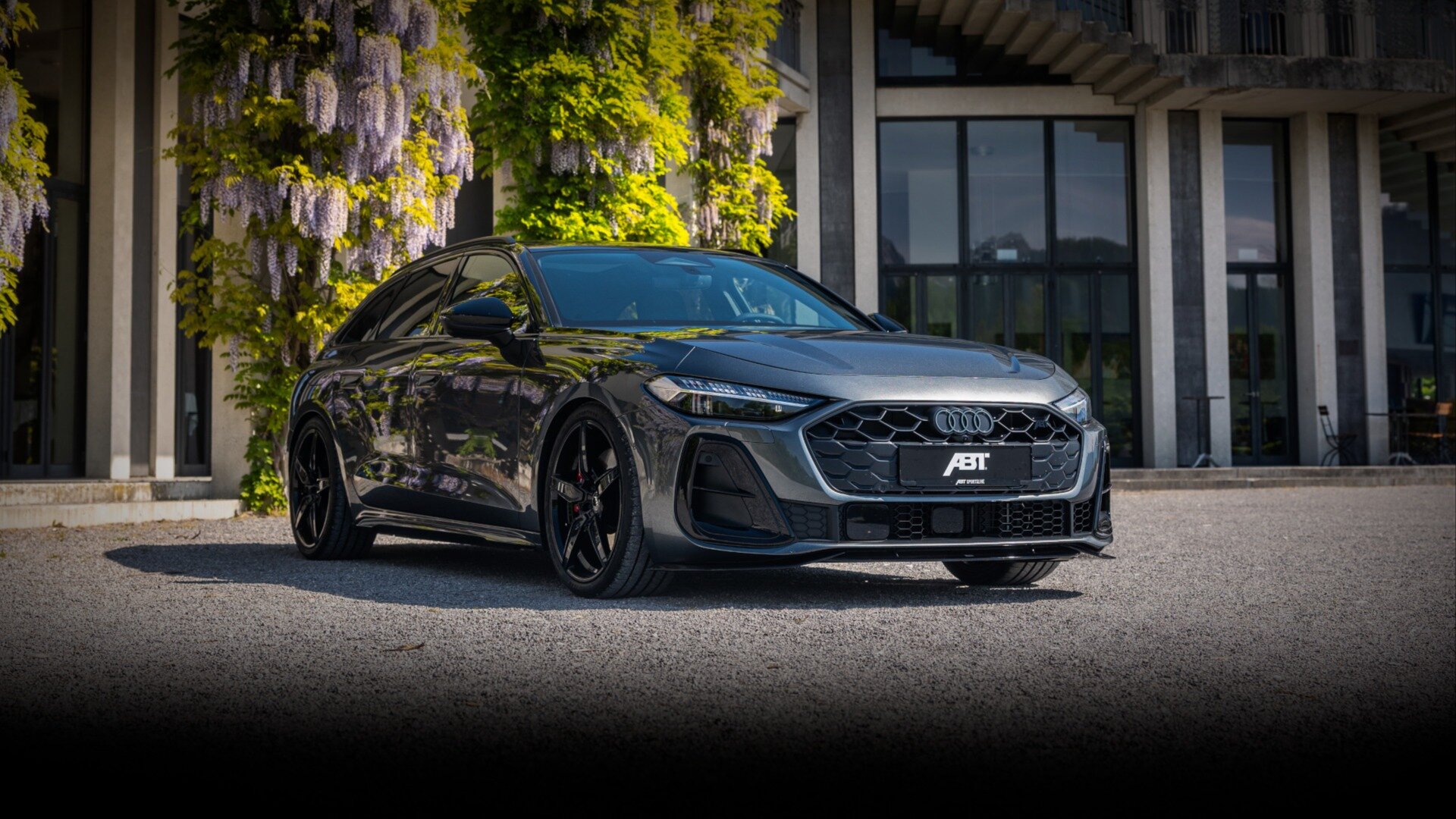 Новому спортуниверсалу Audi S5 добавили 73 силы