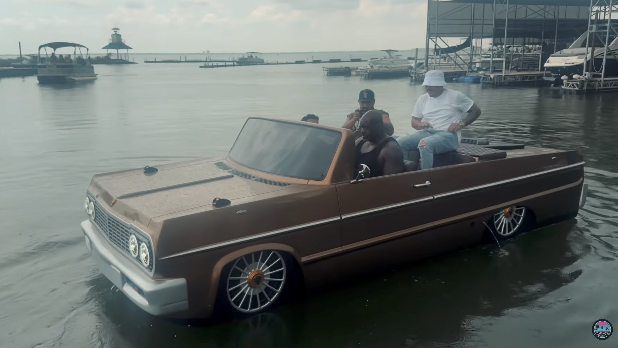 Баскетболисту Шакилу О’Нилу построили Chevrolet Impala: она может плавать