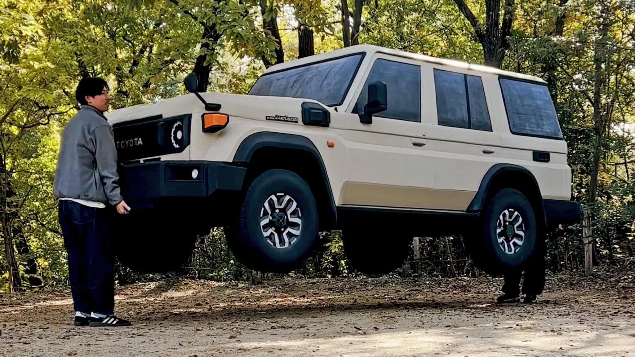 Японец сделал самый лёгкий Land Cruiser: он из пенопласта