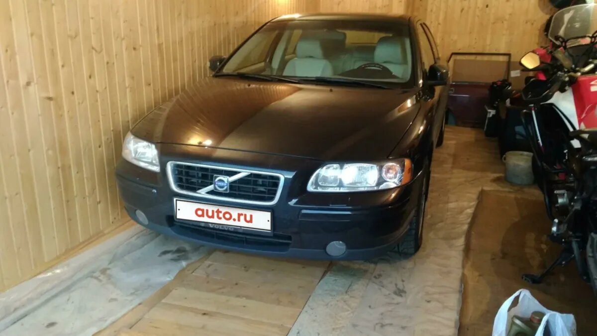 На Авто.ру выставили 16-летний Volvo S60, который всю жизнь простоял в гараже: его сразу же купили